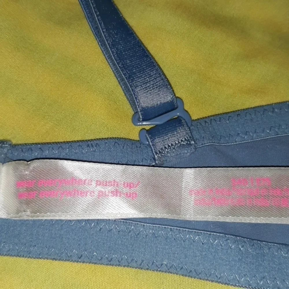 Pink by Victoria's Secret PushUp Bra 34D Grey‎